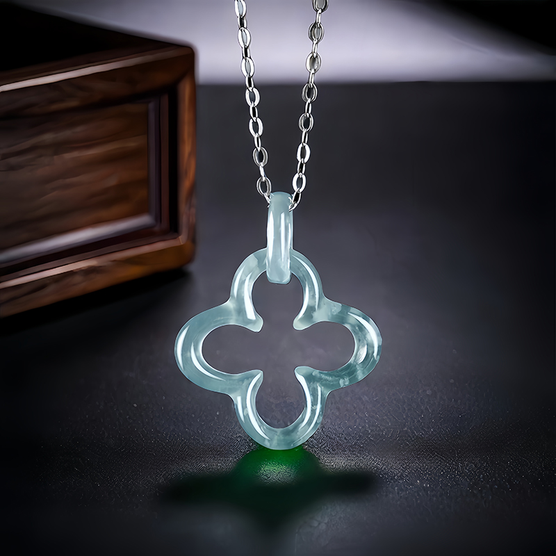 Blue Myanmar Jadeite Four Leaf - огляд і ціна Necklaces